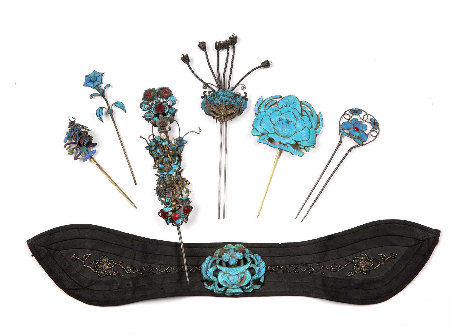 Lot 223 - Collection of kingfisher feather jewellery...