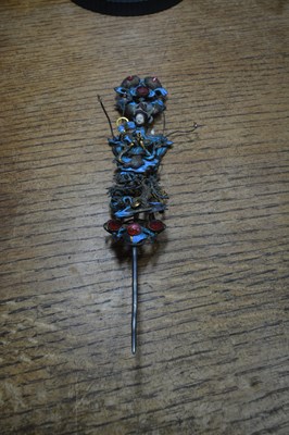 Lot 223 - Collection of kingfisher feather jewellery...