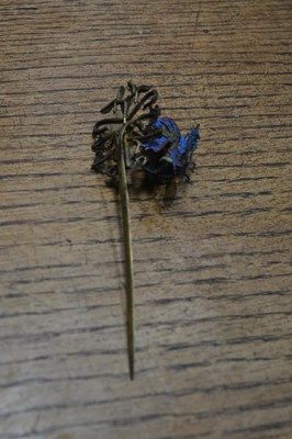 Lot 223 - Collection of kingfisher feather jewellery...