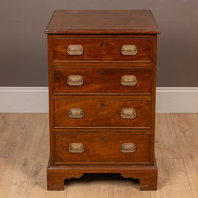 Lot 23 - A small mahogany chest of drawers