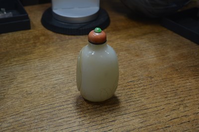 Lot 248 - Nephrite snuff bottle Chinese, 1750-1780 of...