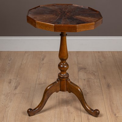 Lot 196 - An occasional table