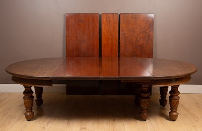 Lot 428 - A 19th Century Mahogany large extending dining table