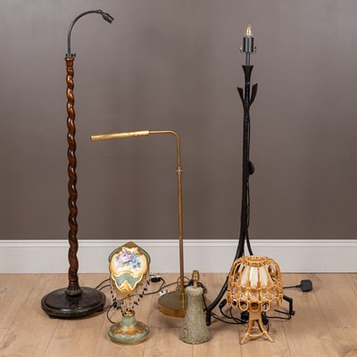 Lot 242 - A collection of lamps