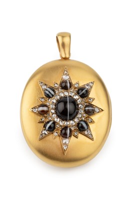 Lot 119 - A mid Victorian oval locket pendant, the...