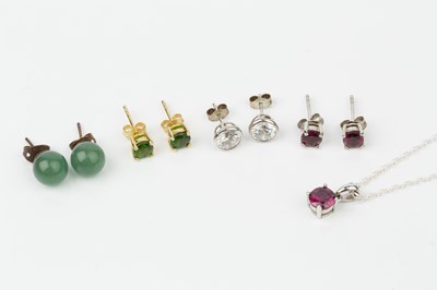 Lot 117 - A collection of jewellery, to include two...