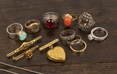 Lot 377 - Collection of various jewellery to include: a...