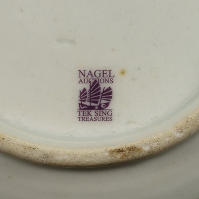 Lot 344 - Two Tek Sing cargo blue and white porcelain...