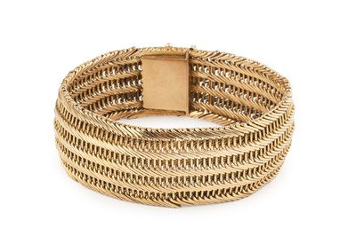 Lot 126 - An 18ct gold mesh link bracelet, with chevron...