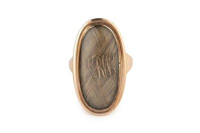 Lot 127 - A George III gold oval memorial ring, the...