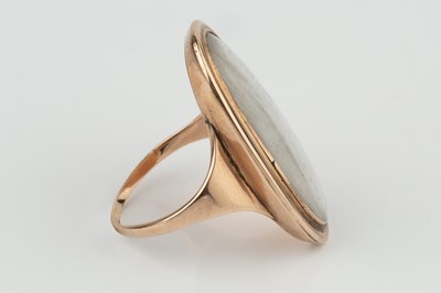 Lot 127 - A George III gold oval memorial ring, the...