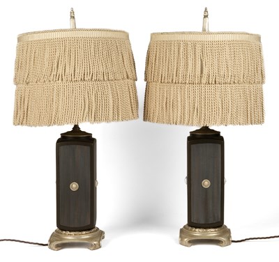 Lot 416 - A pair of ceramic table lamps