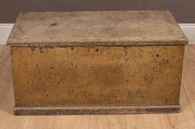 Lot 312 - A Victorian scumbled pine blanket box