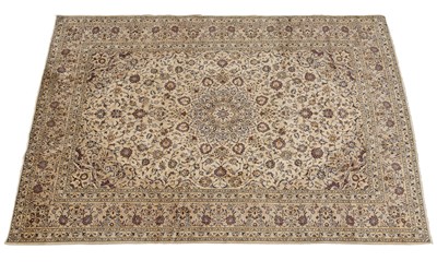 Lot 405 - A modern machine-woven Kashan carpet