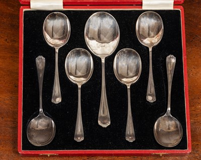 Lot 24 - A collection of silver and silver plated items