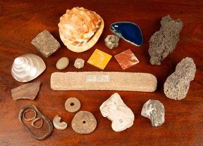 Lot 406 - A collection of minerals, samples and pottery...