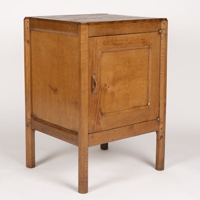 Lot 390 - Gordon Russell (1892-1980) An oak...