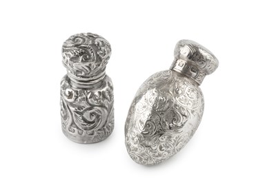 Lot 563 - A late Victorian silver small scent bottle,...