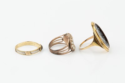 Lot 168 - A Georgian gold and seed pearl memorial ring,...