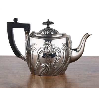 Lot 194 - Victorian silver batchelors teapot with...