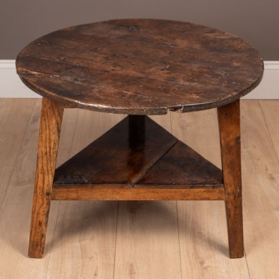 Lot An elm topped cricket table
