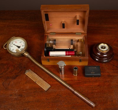 Lot 72 - A collection of scientific instruments