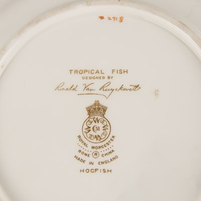 Lot 162 - Collection of Royal Worcester plates decorated...