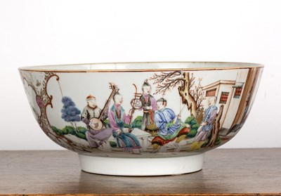 Lot 177 - Mandarin export porcelain bowl Chinese, 18th...