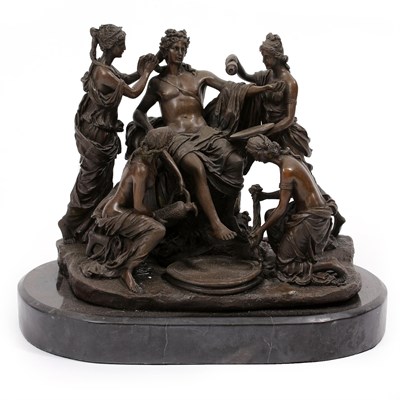 Lot 413 - A decorative bonze sculpture