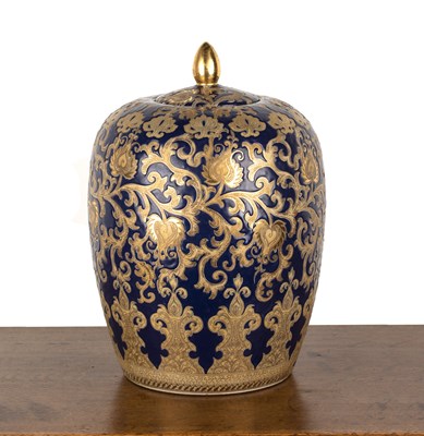 Lot 179 - Decorative lidded jar Chinese-style, navy...