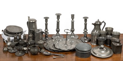 Lot 541 - A collection of 19th and 20th century pewter