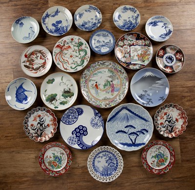 Lot 197 - Large collection of Imari and Hirado plates...