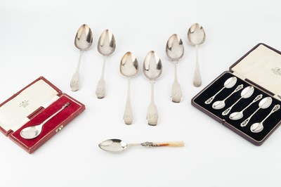 Lot 895 - A set of six George V silver teaspoons, with...