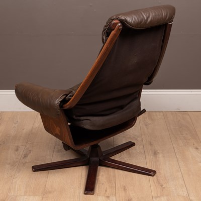 Lot 193 - A 1960s Göte Möbler, Sweden, 'Nässjö' swivel armchair