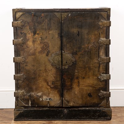 Lot 42 - Lacquer cabinet Japanese, circa 1700, with a...