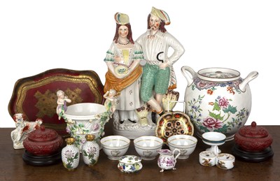 Lot 273 - Group of pieces including a Spode creamware...