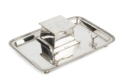 Lot 908 - An Edwardian silver inkstand, the raised...