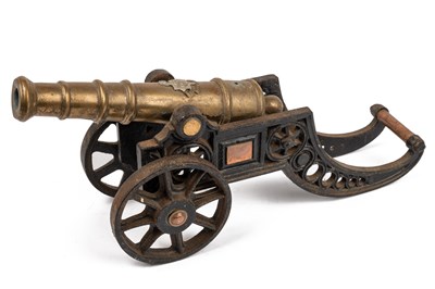 Lot 364 - A decorative signalling cannon