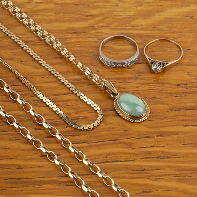 Lot 522 - Group of gold jewellery to include: 9ct gold...