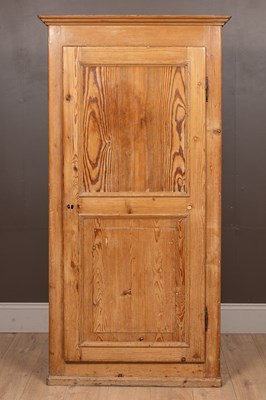 Lot 1083 - A Continental pine linen cupboard