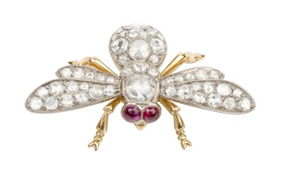 Lot 259 - An 18k yellow gold and diamond set bee brooch,...