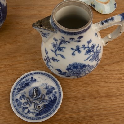 Lot 34 - Three blue and white porcelain pieces Chinese,...