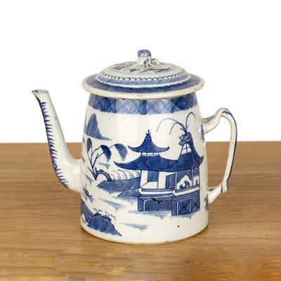 Lot 52 - Blue and white export porcelain teapot Chinese,...