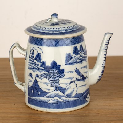Lot 52 - Blue and white export porcelain teapot Chinese,...