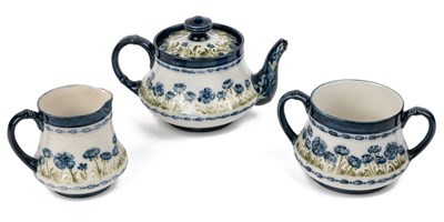 Lot 120 - A MacIntyre tea set