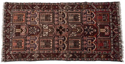 Lot 318 - A 20th century hand-woven Hamadan style rug