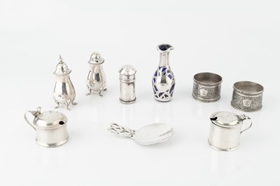 Lot 931 - A collection of silver, to include a caddy...