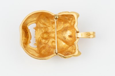 Lot 190 - A 22k gold demon mask pendant and brooch, the...