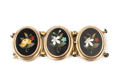 Lot 279 - A pietra dura bracelet, the six oval panels...