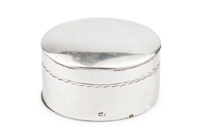 Lot 641 - A George III silver oval nutmeg grater, of...